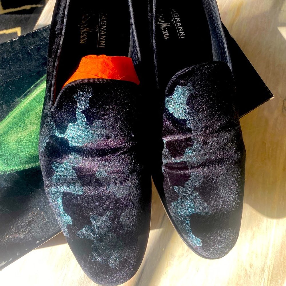 Magnanni men’s shoes, velvet black camouflage loafer